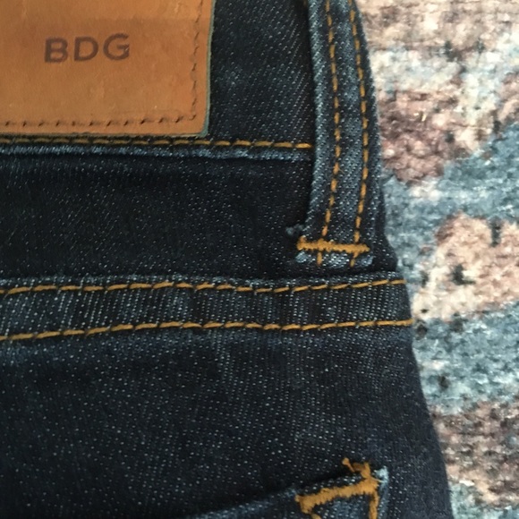 BDG Indigo High Rise Twig Ankle Cropped Jeans - Picture 8 of 9
